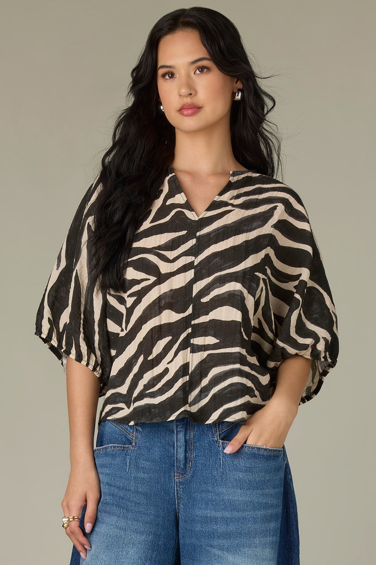 Dolman Bubble Sleeve Split V-Neck Zebra Print Woven Top – Wit & Wisdom