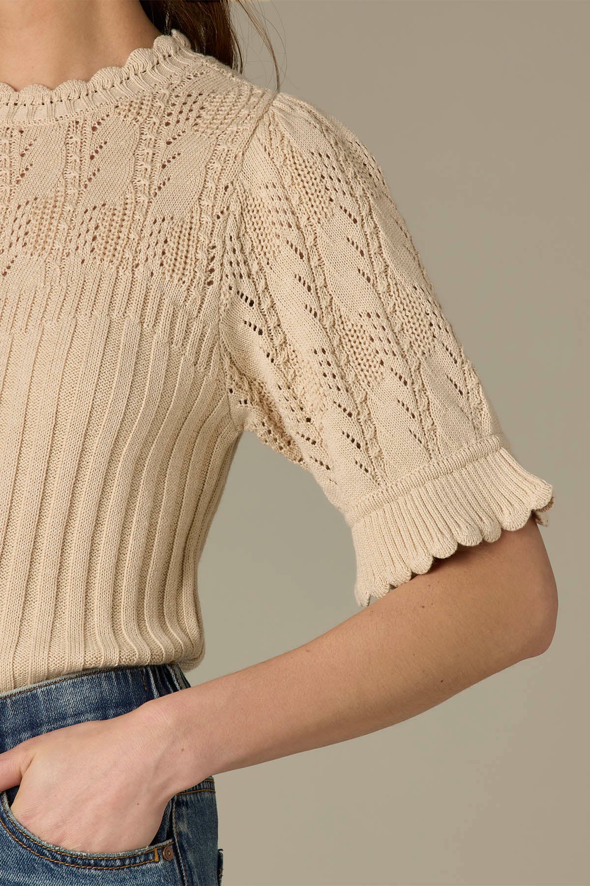 Above Elbow Flounce Sleeve Round Neck Mixed Stitch Sweater – Wit